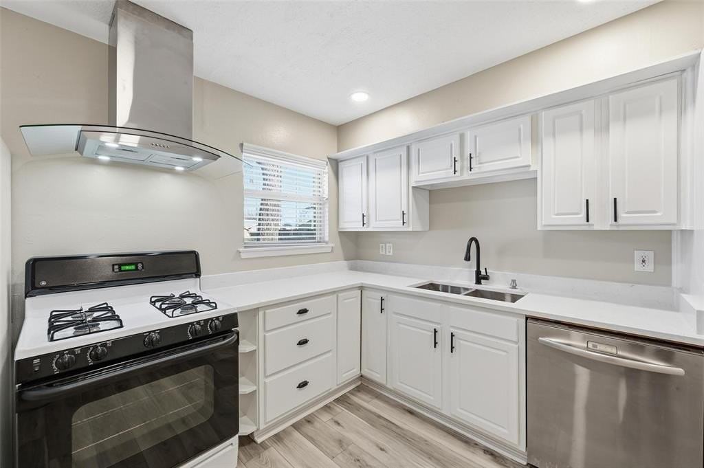 2015 Salem St - Photo 3 of 22