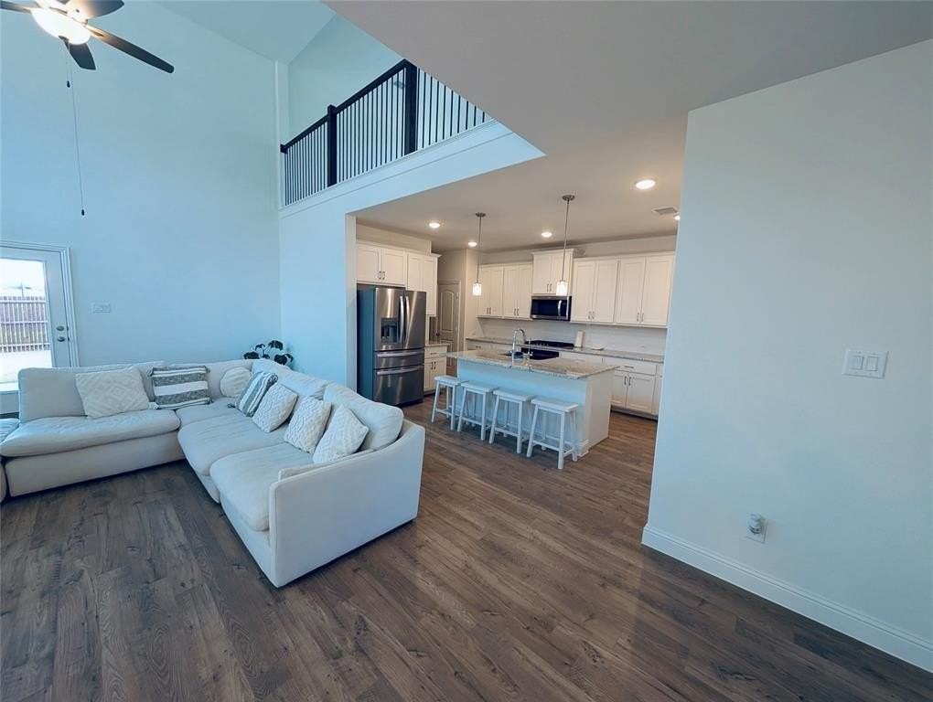 716 Blakelys Way - Photo 3 of 12