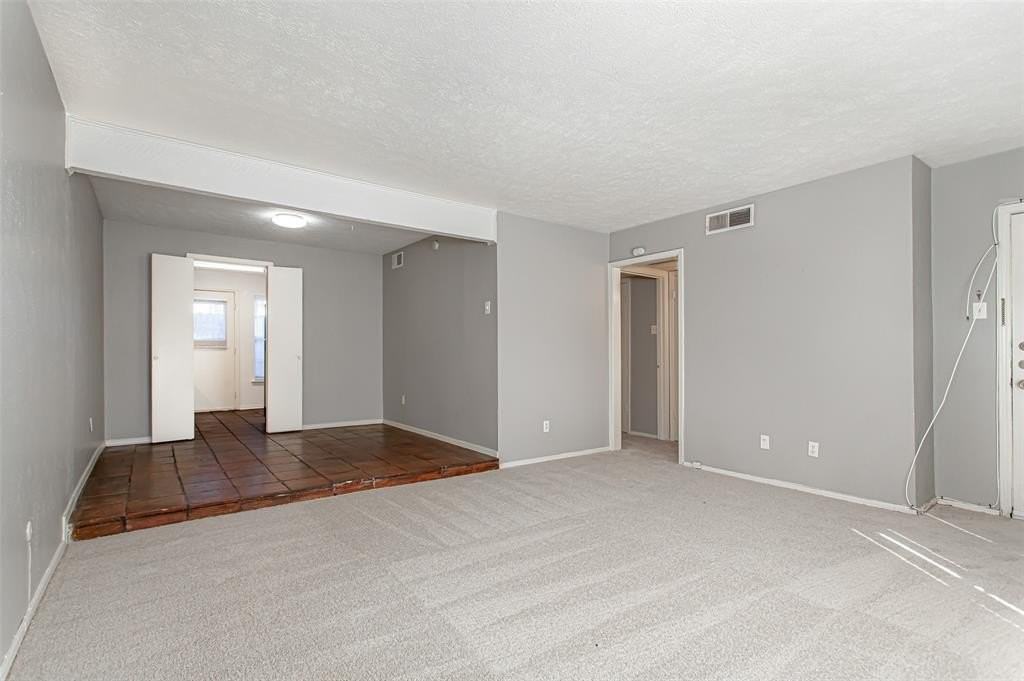 10248 Regal Oaks Dr #A - Photo 3 of 27