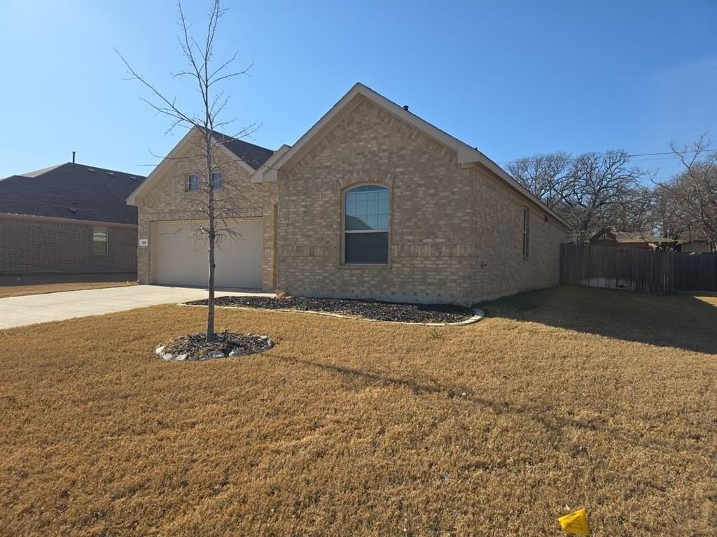 213 Post Oak St - Photo 3 of 24