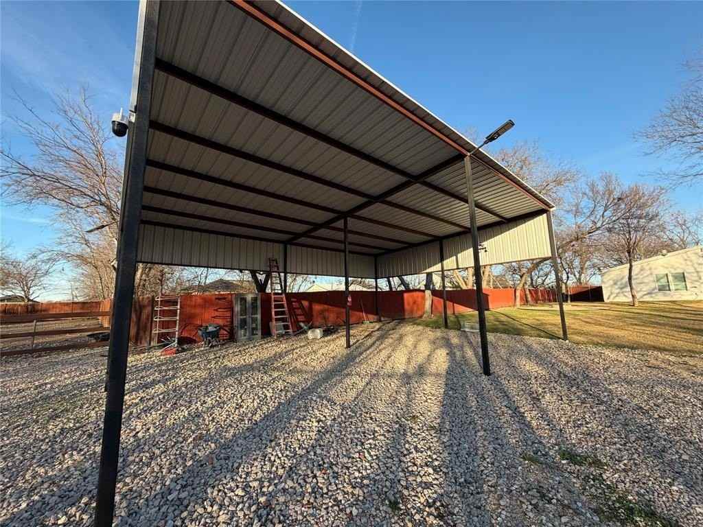 928 Noah St - Photo 2 of 19