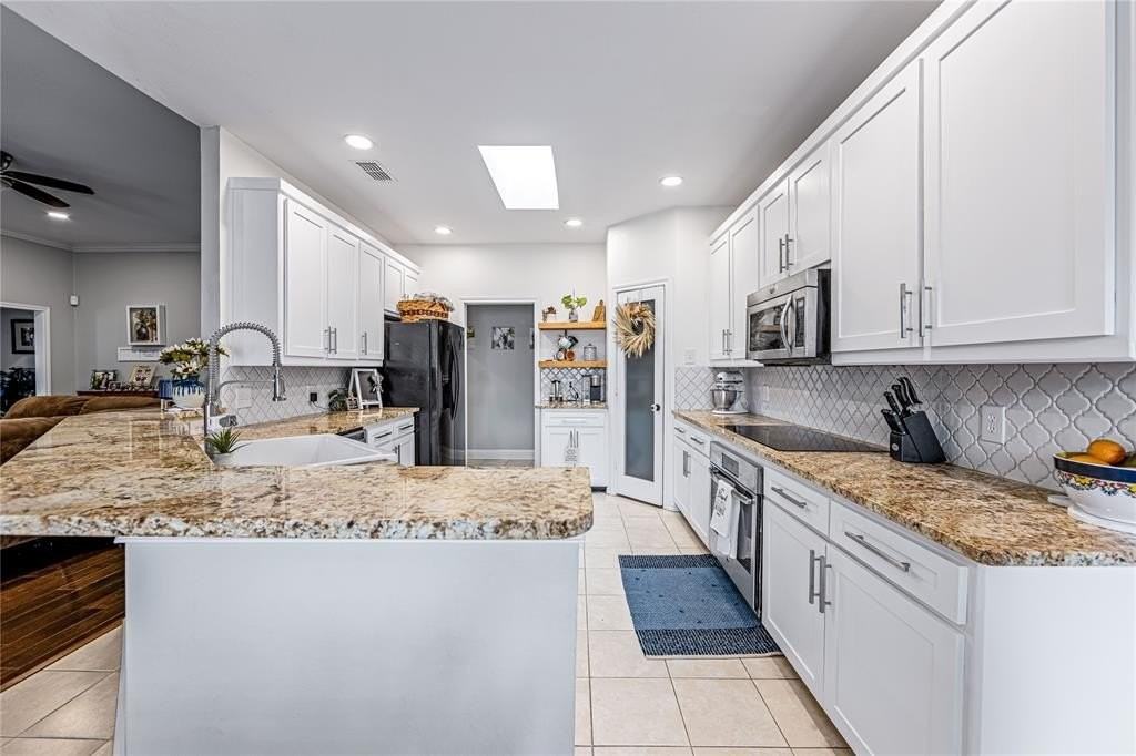 1534 Wayside Dr - Photo 6 of 19