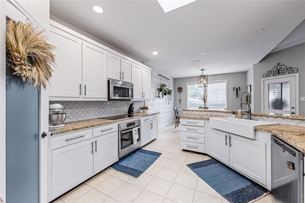 1534 Wayside Dr - Photo 7 of 19