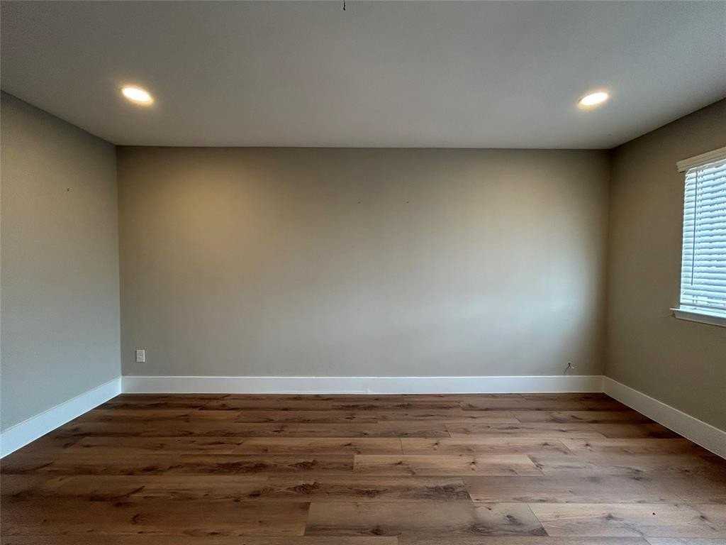 5556 Macarthur Dr - Photo 5 of 25