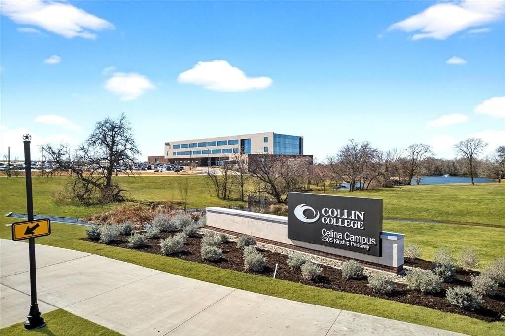 1005 Berry St - Photo 3 of 34