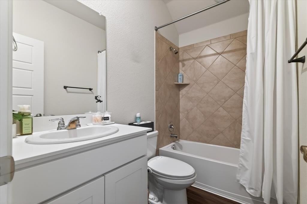 1005 Berry St - Photo 7 of 34