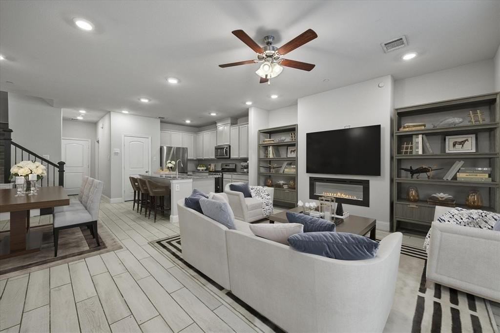 7808 Manilla Dr - Photo 4 of 31