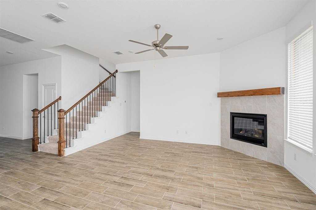 3108 Cottonwood Ln - Photo 3 of 17