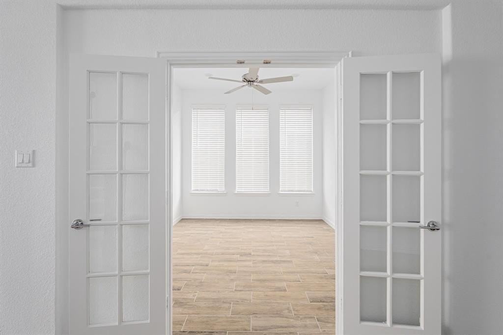 3108 Cottonwood Ln - Photo 6 of 17