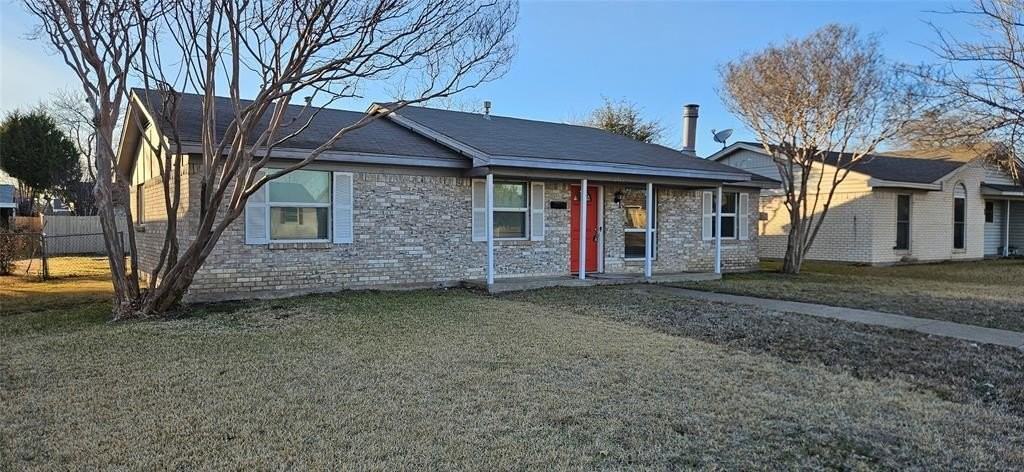 2025 Lamont Dr - Photo 3 of 23