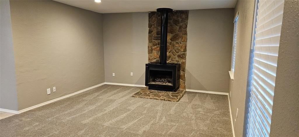 2025 Lamont Dr - Photo 4 of 23