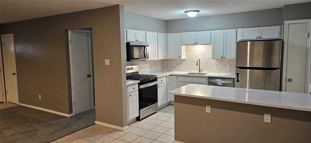 2025 Lamont Dr - Photo 7 of 23