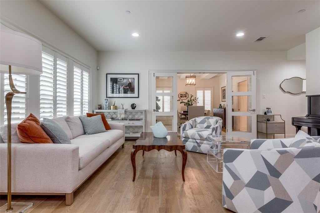 2829 Dyer St - Photo 3 of 26