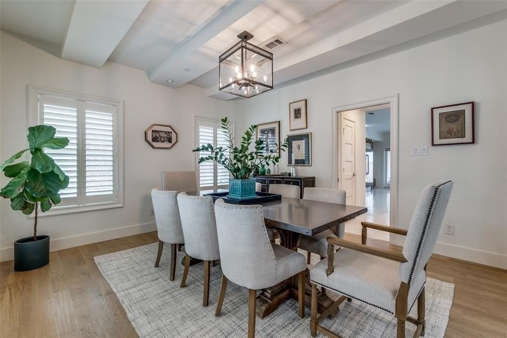 2829 Dyer St - Photo 4 of 26