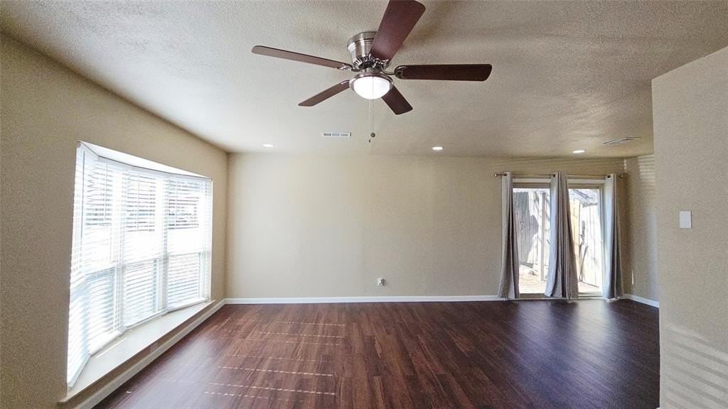 1010 La Fontana - Photo 3 of 18