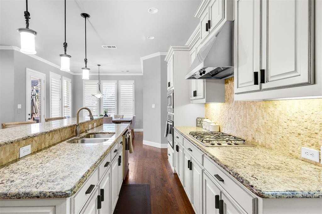 13648 Cobblestone Dr - Photo 6 of 27