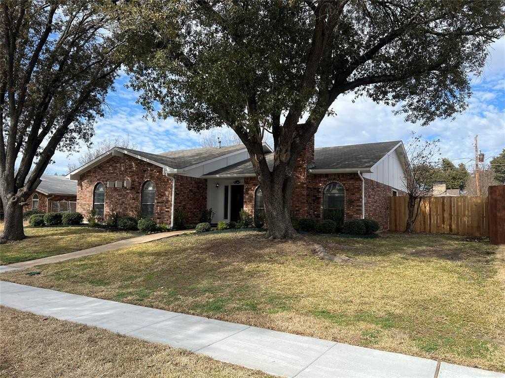 726 Greenhill Ln - Photo 2 of 31