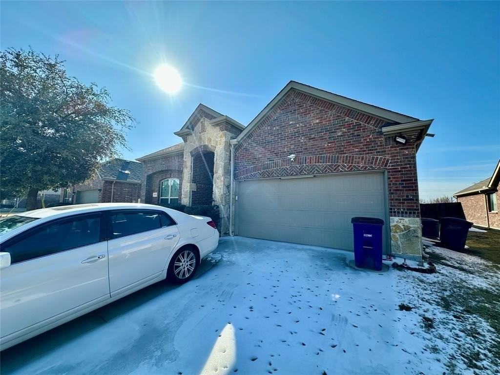 16205 Weymouth Dr - Photo 2 of 20