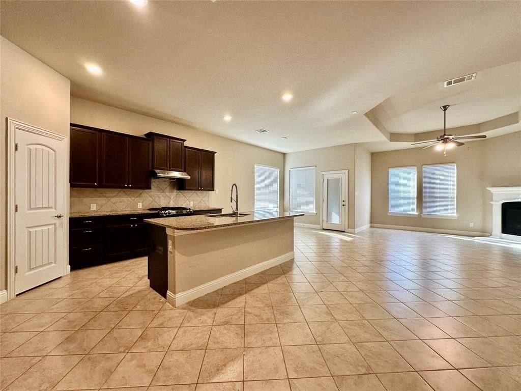 16205 Weymouth Dr - Photo 6 of 20