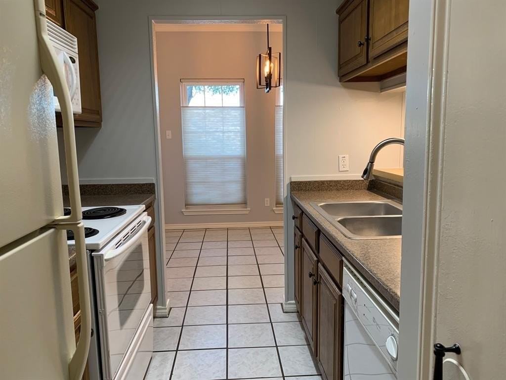 1609 Marsh Ln #110 - Photo 6 of 11