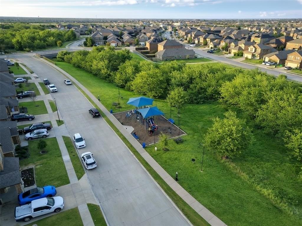 3325 Stanley St - Photo 4 of 18