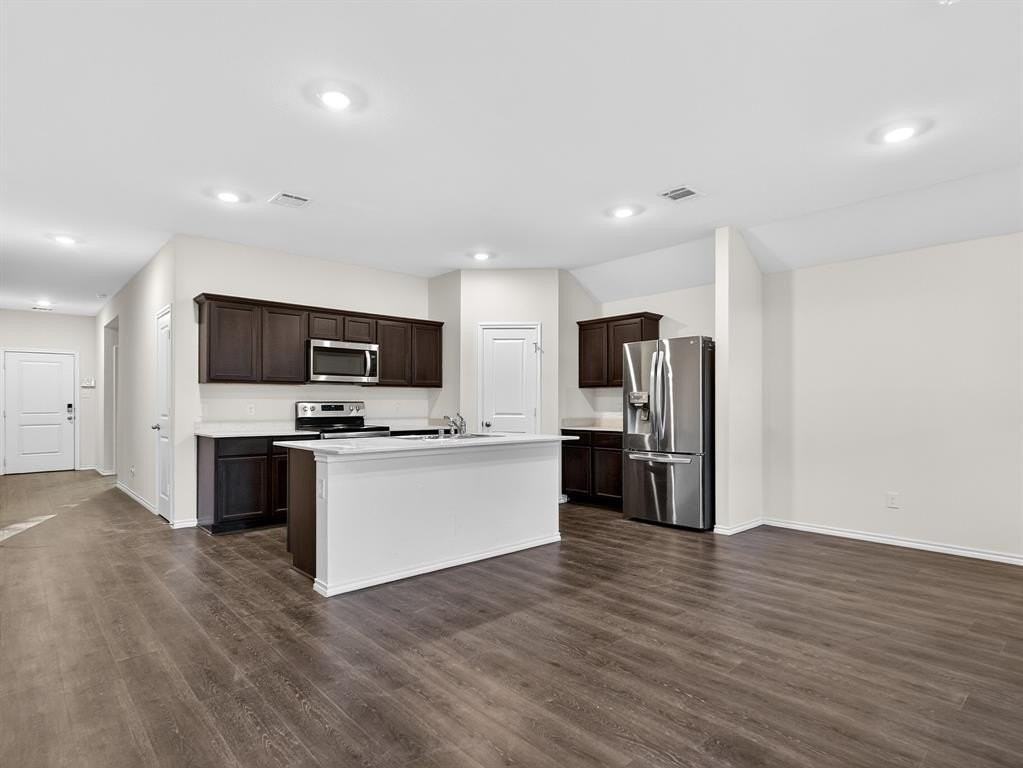 3325 Stanley St - Photo 6 of 18