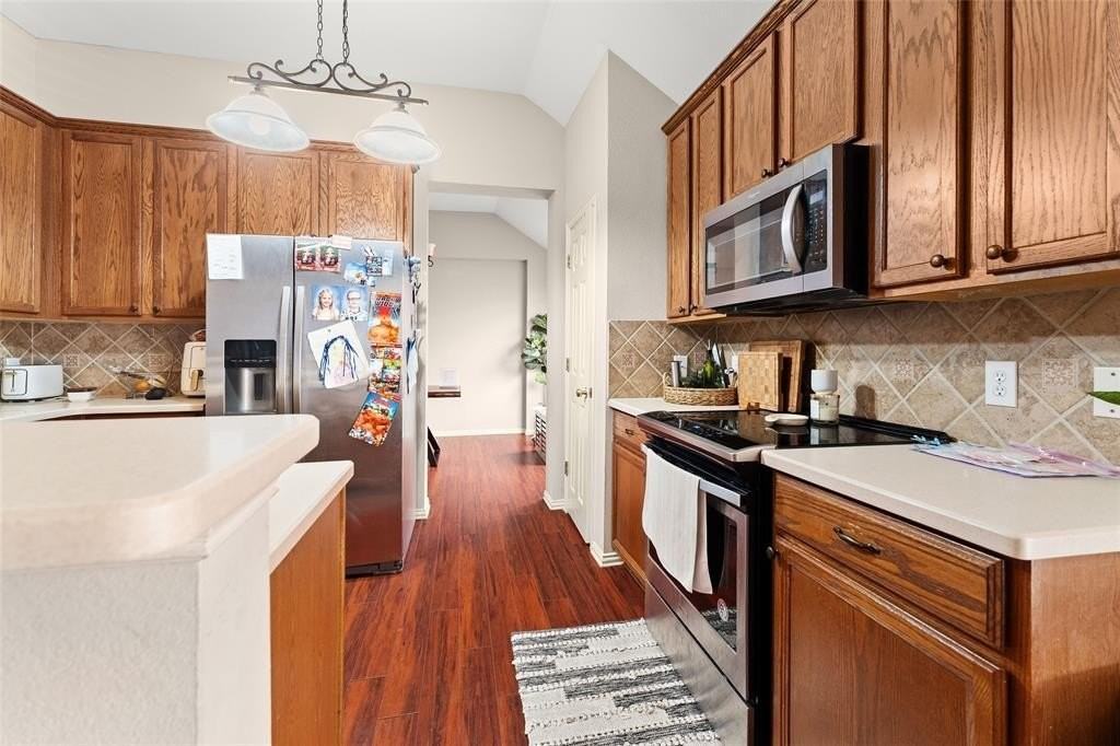 2605 Swan Dr - Photo 3 of 22