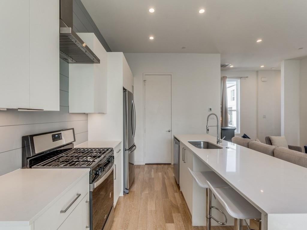 1514 N Washington Ave #105 - Photo 3 of 12