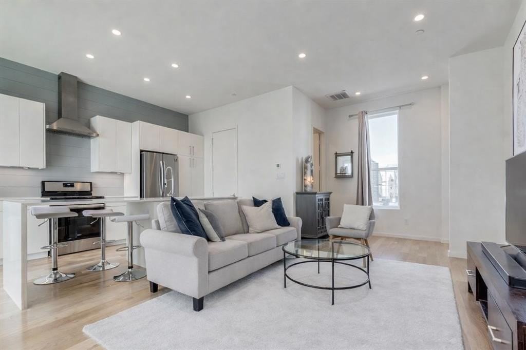 1514 N Washington Ave #105 - Photo 5 of 12