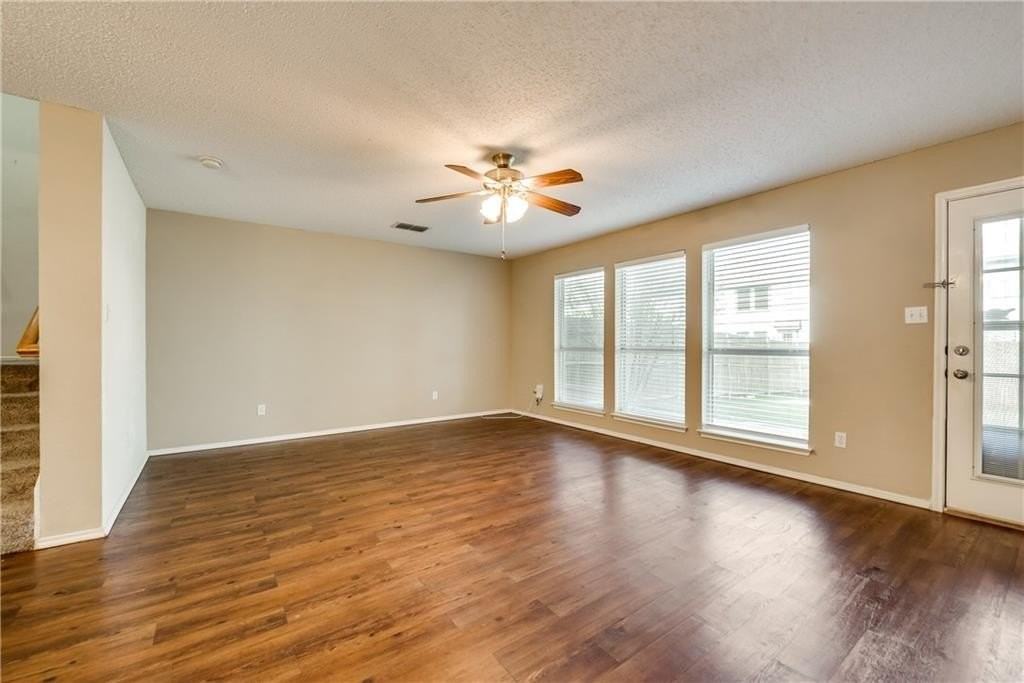 7507 Kings Trl - Photo 6 of 20