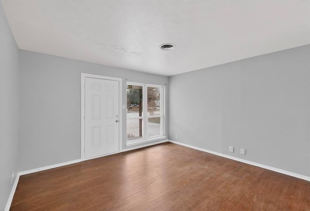 1824 Cordell St - Photo 6 of 33