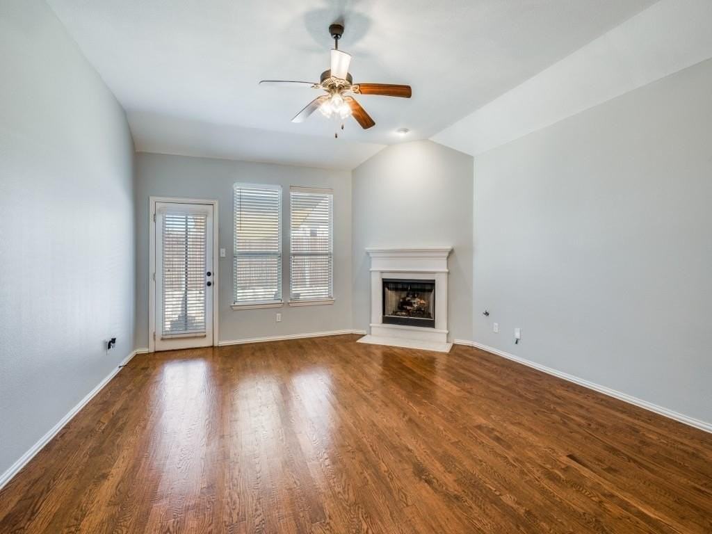 805 Lake Worth Trl - Photo 6 of 13