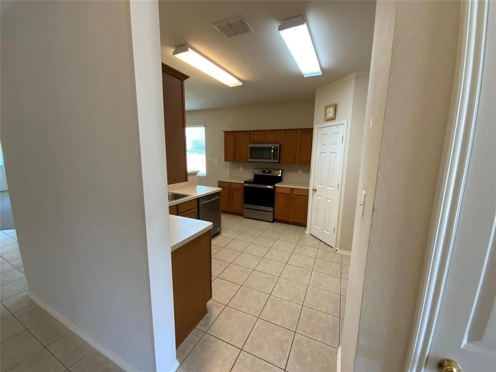 1125 Shadowridge Cir - Photo 5 of 16