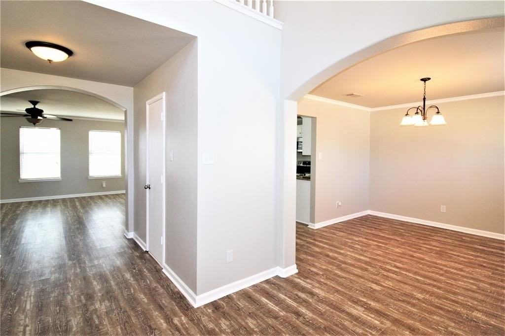 2201 Green Hill Dr - Photo 3 of 30