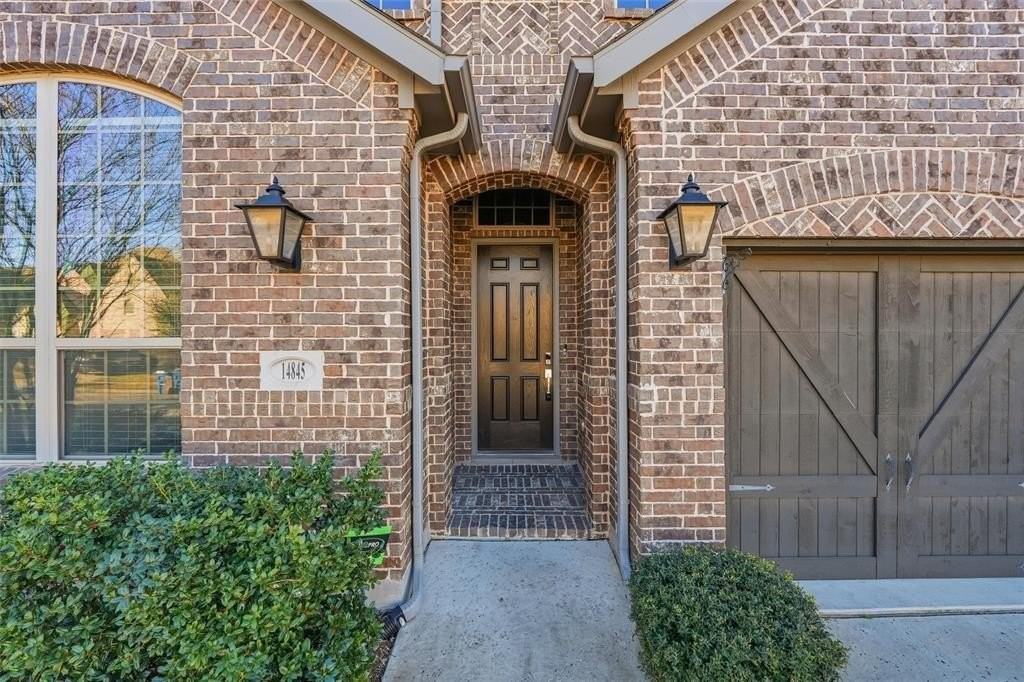 14845 Gentry Dr - Photo 3 of 37