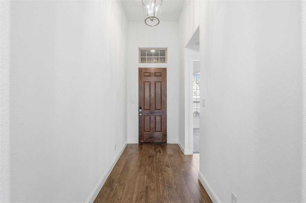 14845 Gentry Dr - Photo 5 of 37