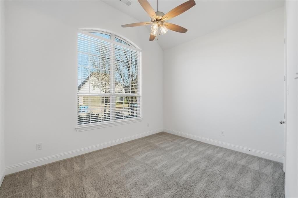 14845 Gentry Dr - Photo 7 of 37