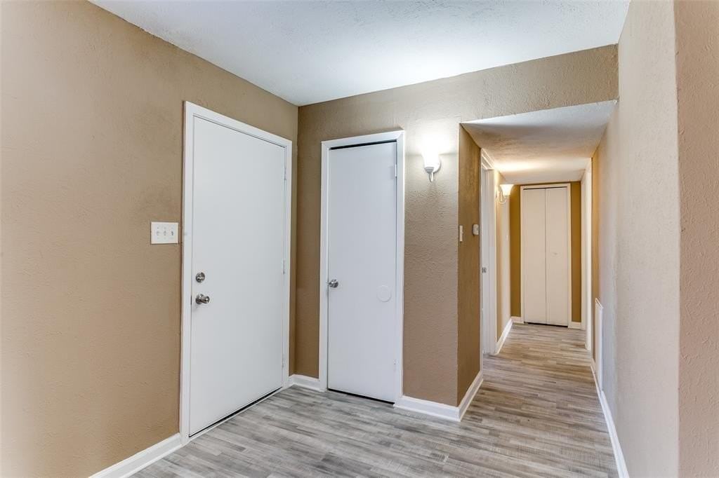 2202 Busch Dr - Photo 3 of 25