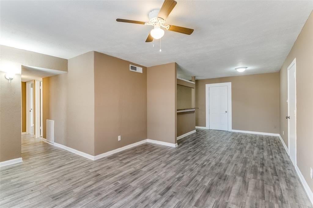 2202 Busch Dr - Photo 7 of 25