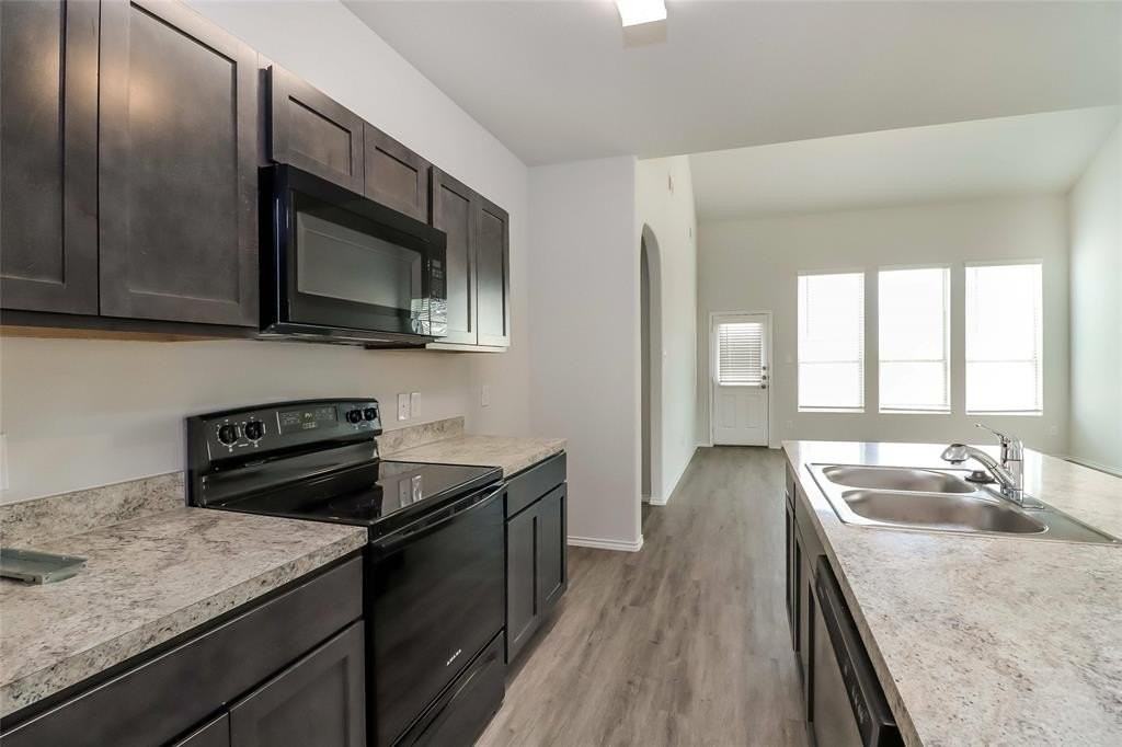 8337 Camellia Tree Ct - Photo 5 of 20