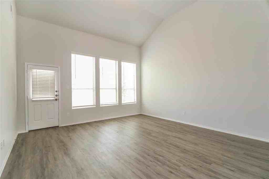 8201 Camellia Tree Ct - Photo 6 of 17