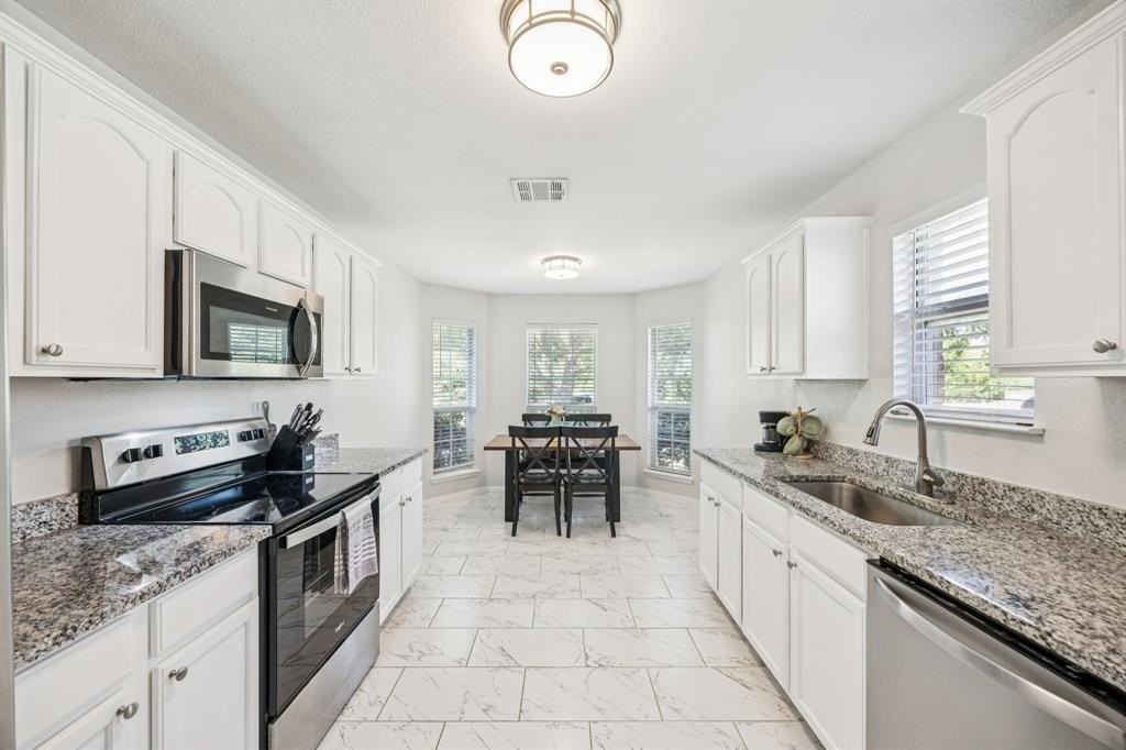 3810 Wolf Creek Ln - Photo 6 of 12