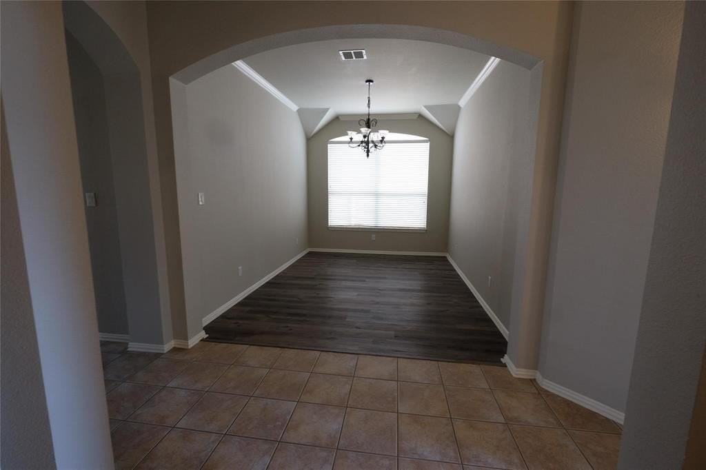 3102 Charles Ct - Photo 4 of 20