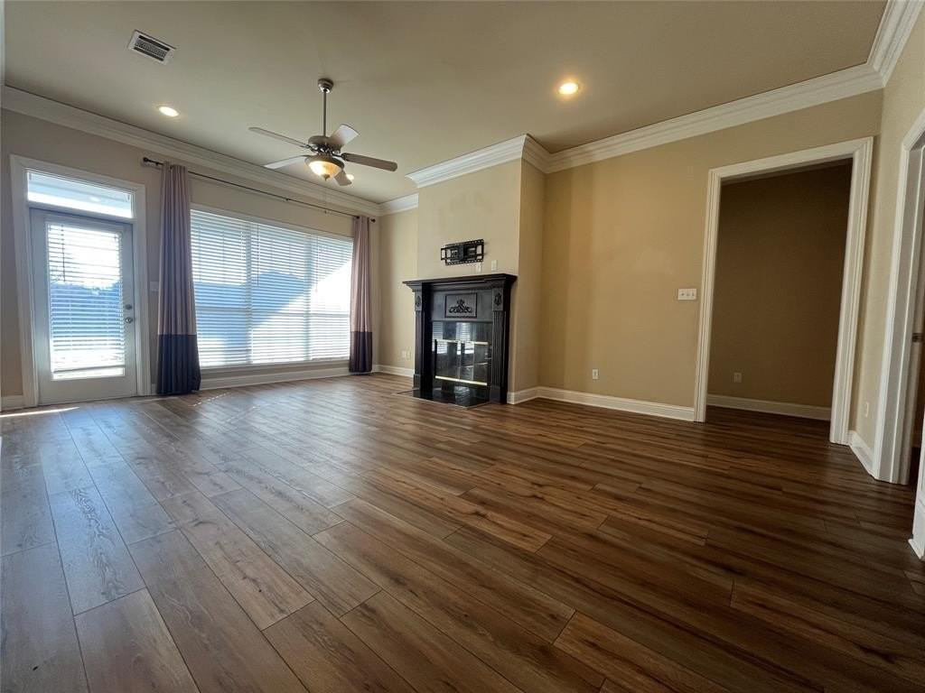 5012 Tensas Dr - Photo 4 of 40