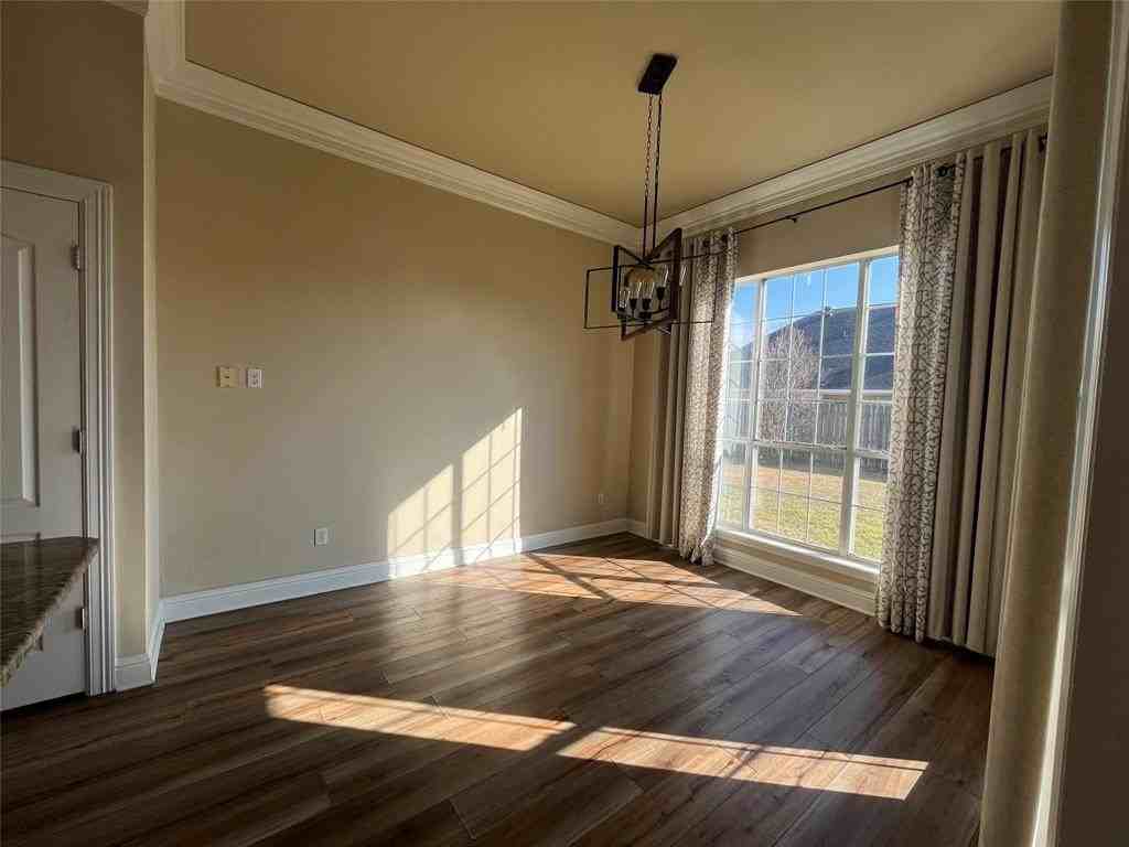 5012 Tensas Dr - Photo 6 of 40