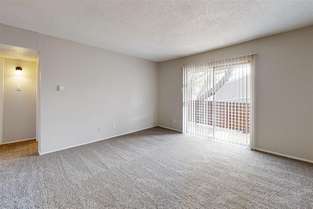 6011 Interstate 30 - Photo 4 of 5