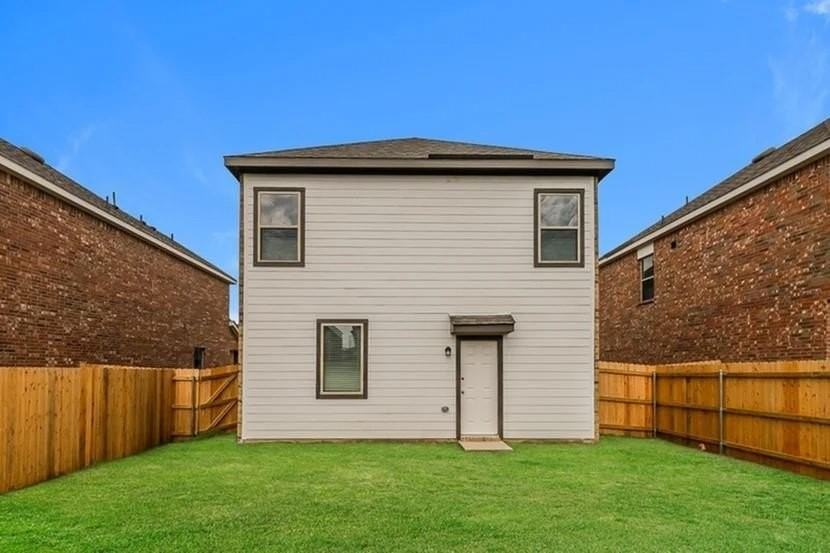 1311 Ester Ln - Photo 3 of 18