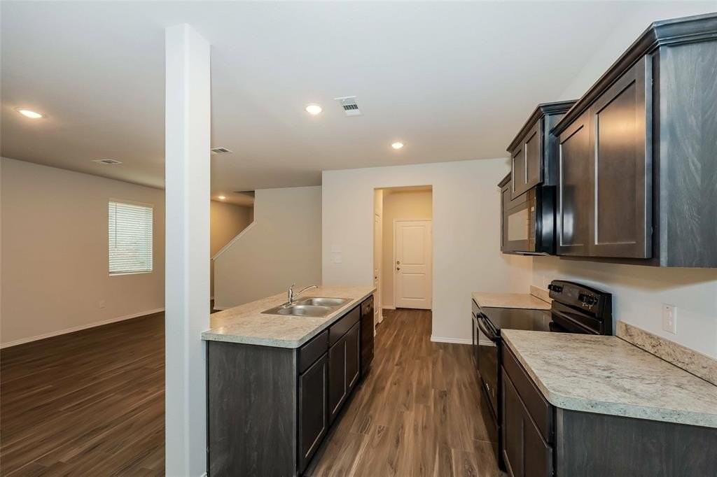 1408 Jonah Ln - Photo 6 of 17