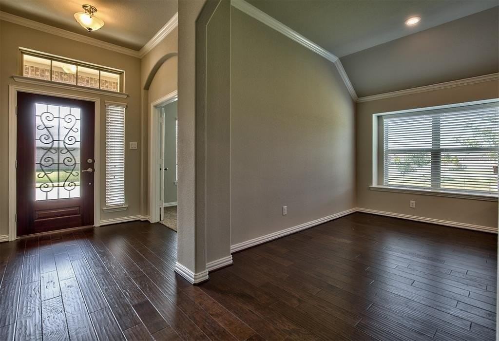 304 Callaghan Dr - Photo 5 of 32