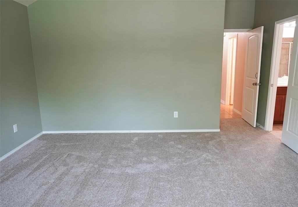 9000 Holliday Ln - Photo 7 of 10